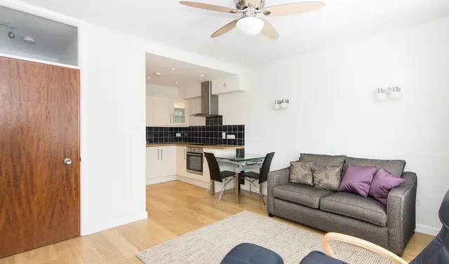1 bedroom flat — John Islip Street, Millbank Court, SW1P