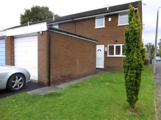 Croome Close, B98, photo 1