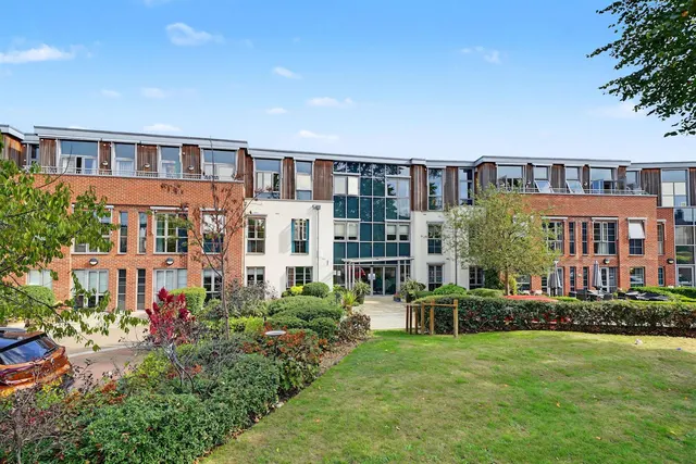 Kingston Road, Raynes Park, SW20, photo 1