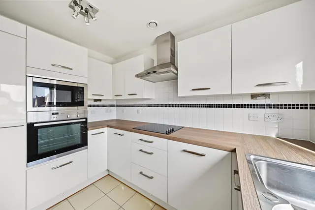 Kingston Road, Raynes Park, SW20, photo 3