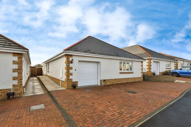 Clos Penpont, Penygroes, SA14, photo 1