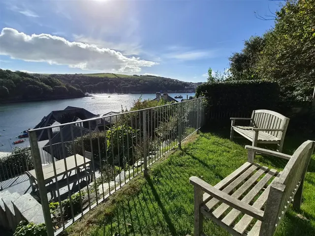 North Street, Fowey, photo 2