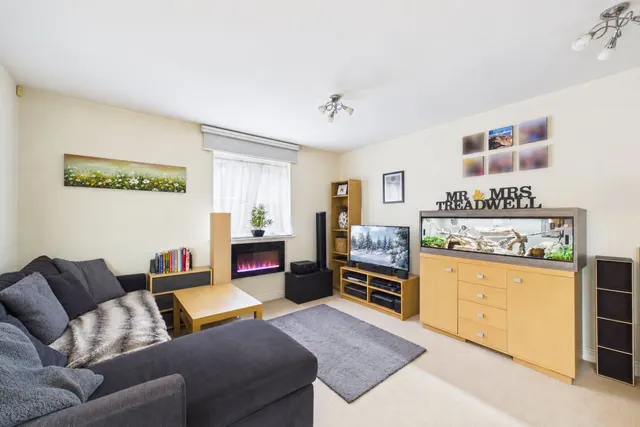 Monarch Way, Leighton Buzzard, LU7, photo 1
