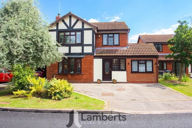 8 Riverside, Studley, photo 1