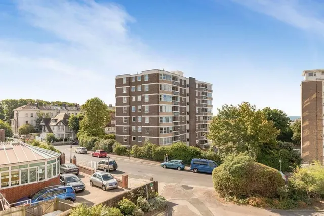 Photo 2 — Hove, BN3 1PU