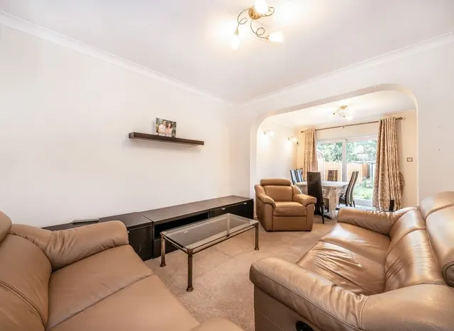 Hinton Avenue, Hounslow, TW4, photo 3