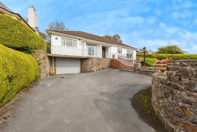 Cwmbach Road, Llanelli, SA15, photo 2