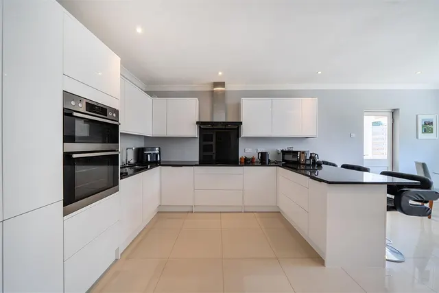 Photo 3 — Blaydon Close, Ruislip, HA4 8AD