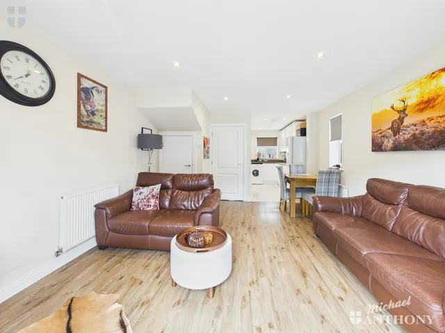 Timms Close, Aylesbury, HP20, photo 2