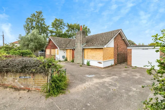 St. Johns Road, Bungay, photo 1