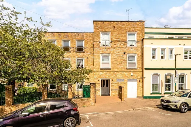 Queens Road, TW1, photo 1
