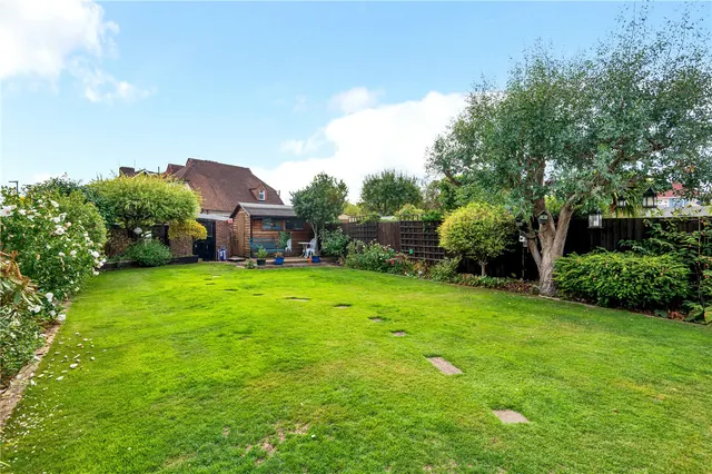 Photo 2 — Gloucester Road, Twickenham, TW2 6NF