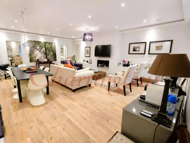 Spacious Three-Bedroom Flat on Linden...