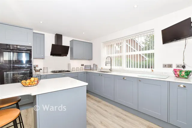 Crabtree Close, Kings Hill, ME19, photo 3