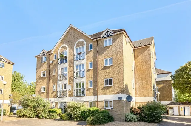 Farrow Lane, London, SE14, photo 1