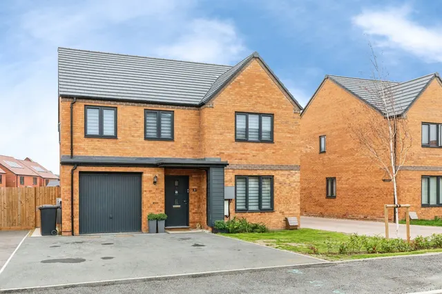 4 bedroom house, Eleanor Drive, Wellingborough, NN8