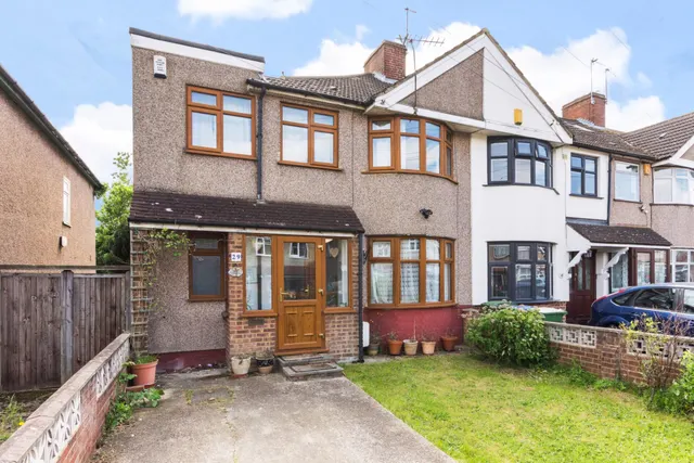 Montrose Avenue, Welling, photo 1