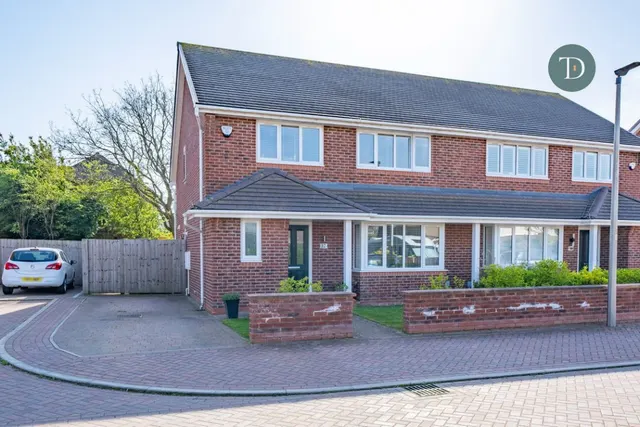 Shones Croft, Ness, CH64 4BE, photo 1
