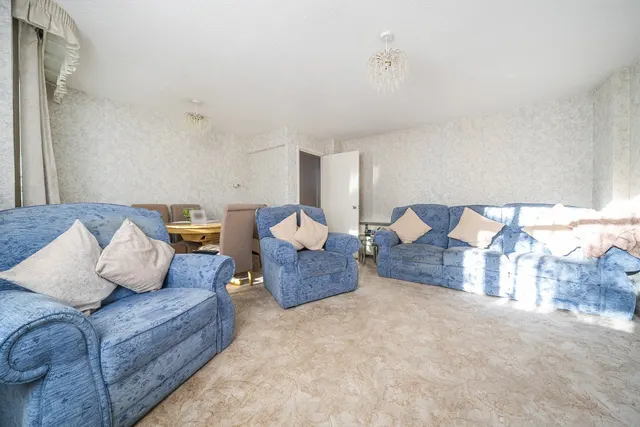 Bassett Avenue, Bassett, SO16, photo 2