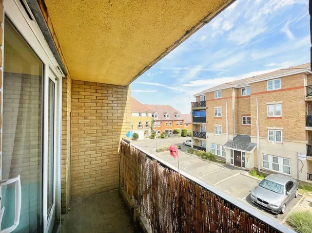 Photo 3 — Collier Way, Southend On Sea