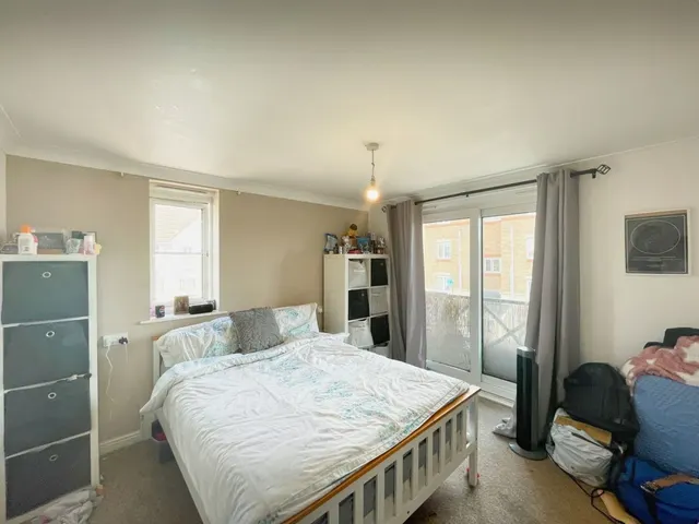 Photo 2 — Collier Way, Southend On Sea