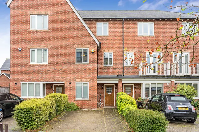 Morphou Road, Mill Hill East, NW7, photo 1