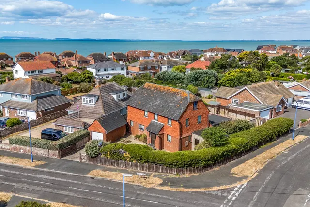 Warner Road, Selsey, PO20, photo 1