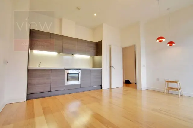 Crampton Street, London SE17 3BU, photo 1
