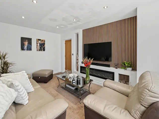 Butterstile Lane, Prestwich, M25, photo 3