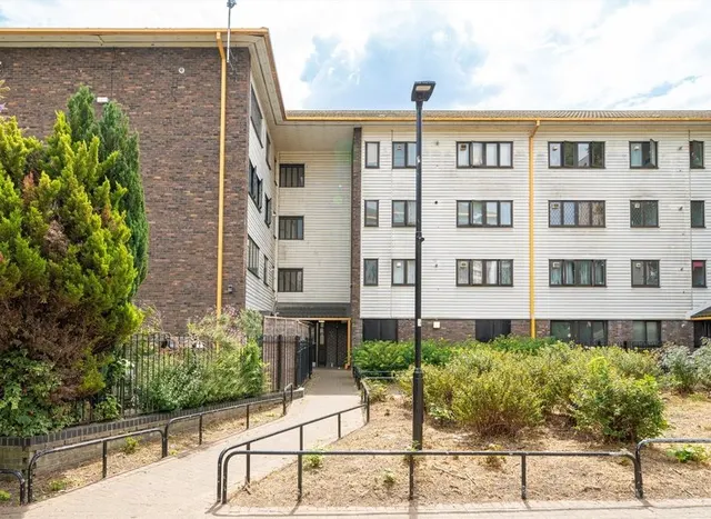 Summerwood Road, Isleworth, TW7, photo 1
