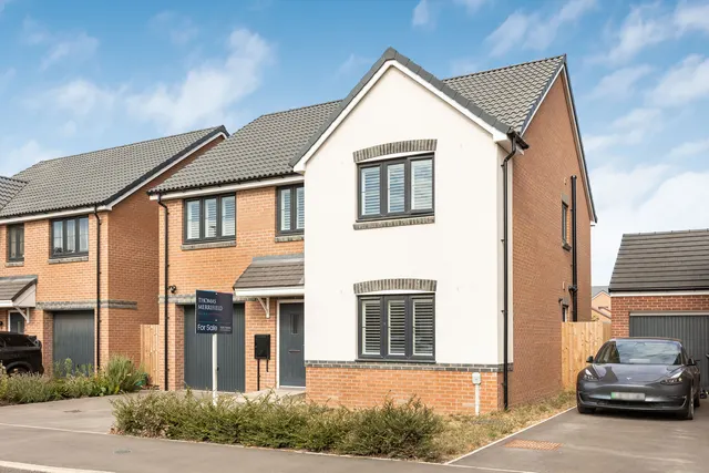 4 bedroom house, Armstrong Avenue, Wantage, OX12