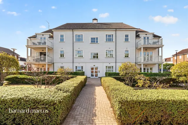 Beaumont Drive, Worcester Park, KT4, photo 1