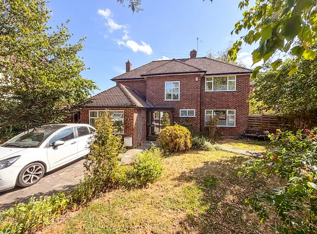 Pinn Way, Ruislip, HA4, photo 1