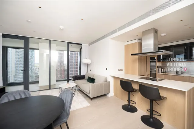 Nine Elms Lane, London, photo 2