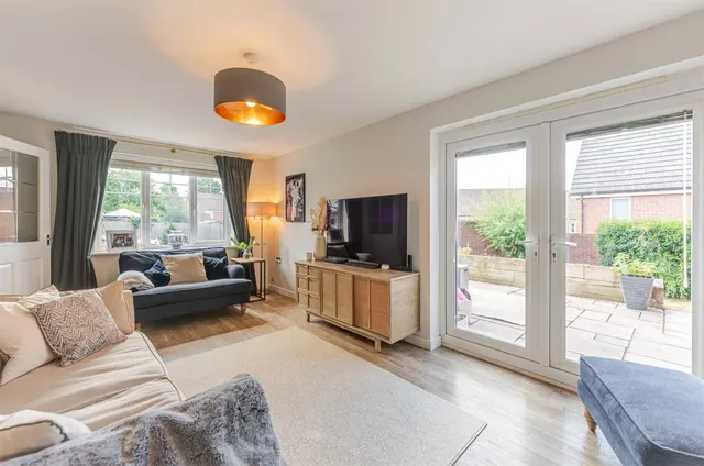 Biffin Way, Whitnash, CV31, photo 1