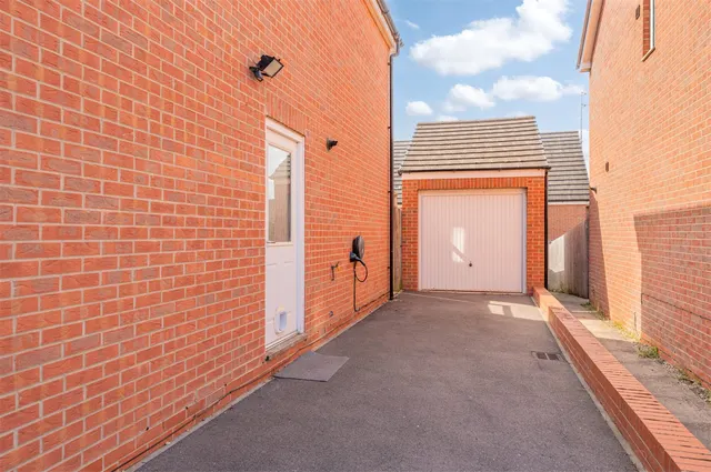 Biffin Way, Whitnash, Leamington Spa, Warwickshire, CV31, photo 1