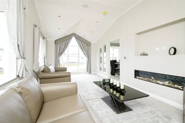 Photo 2 — Heathfield, Bletchingdon, Kidlington, Oxfordshire, OX5