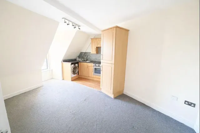 Meribel Square, Prescot, L34, photo 3