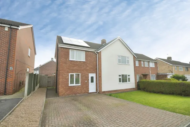 Gower Crescent, Chesterfield, Derbyshire, S40, photo 1