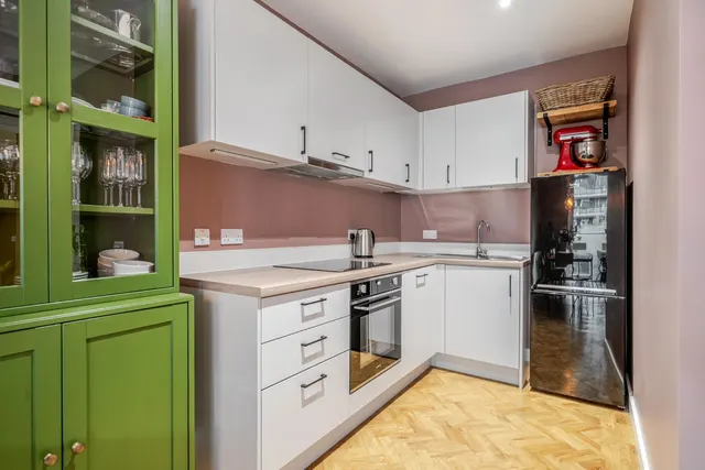 Photo 3 — Glenthorne Road, Hammersmith, London, W6