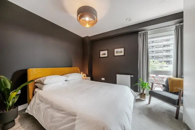 Photo 2 — Glenthorne Road, Hammersmith, London, W6