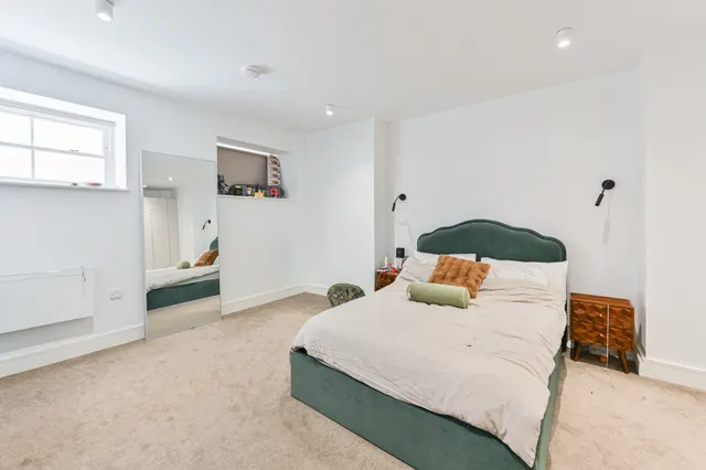 1 bedroom flat — Flat 2, Wates Yard, London