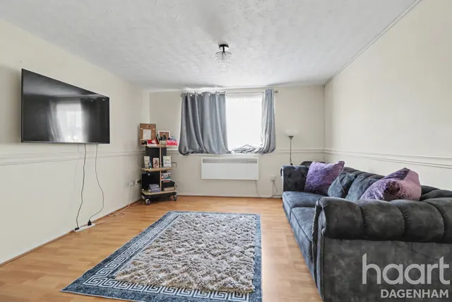 Plumtree Close, Dagenham, RM10, photo 3