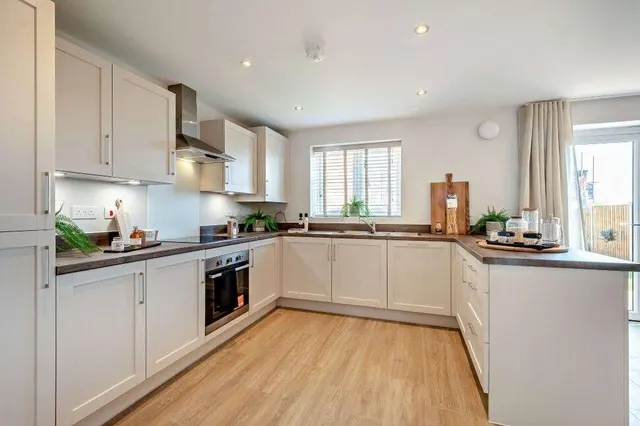 Herald Road, Edenthorpe, DN3, photo 3