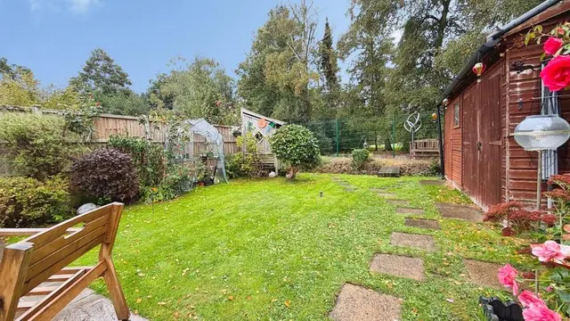 Warwick Road, Ash Vale, GU12, photo 3