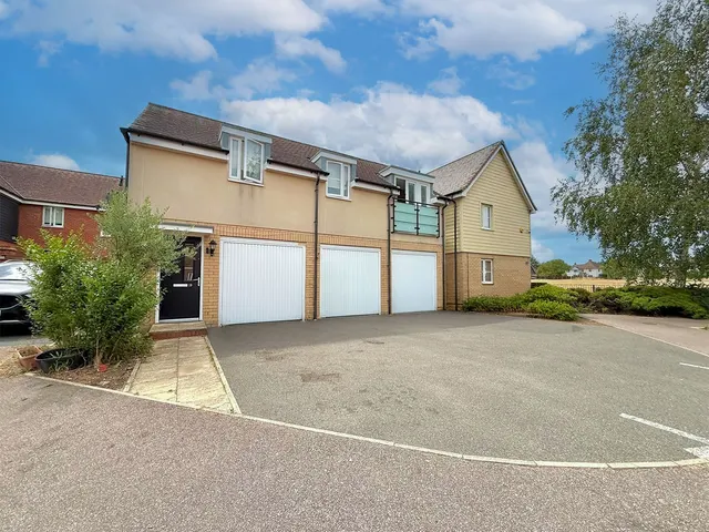 Riley Grove, Dunstable LU6 1FJ, photo 1