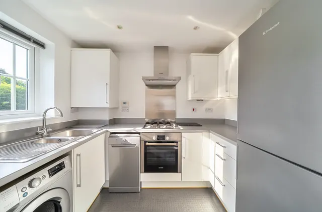 Pulborough, RH20, photo 2