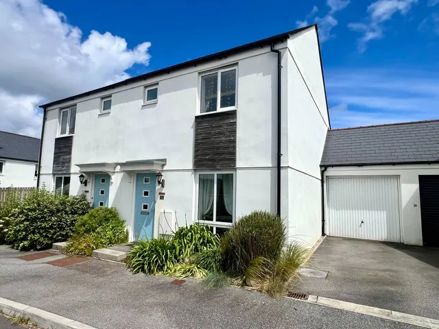 Borlase Crescent, St Austell, PL25, photo 1