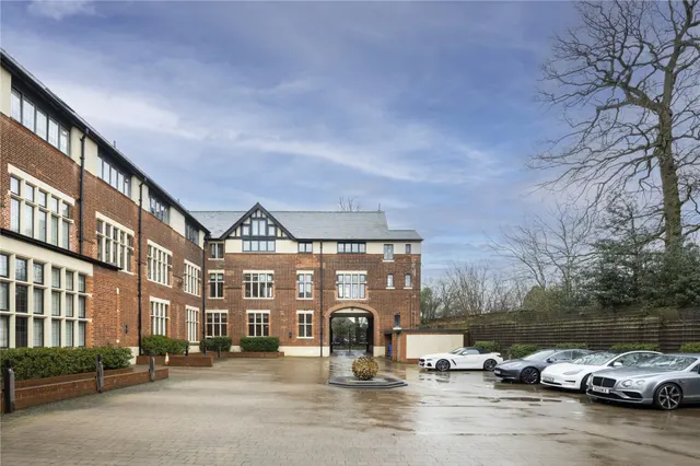 Courtyard House, The Ridgeway, photo 3