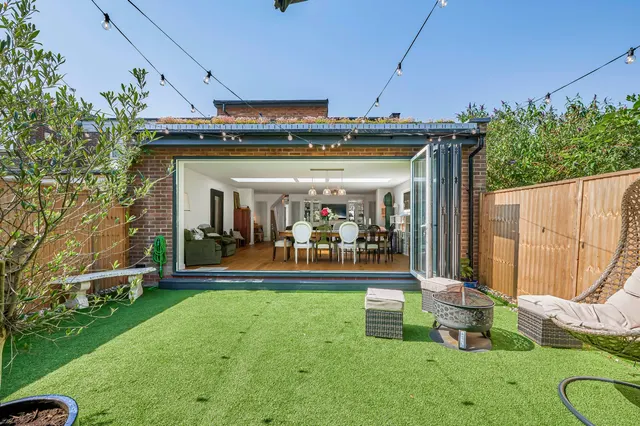 Vibart Gardens, Brixton, SW2, photo 1